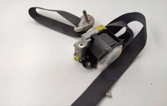Toyota Yaris Front seatbelt