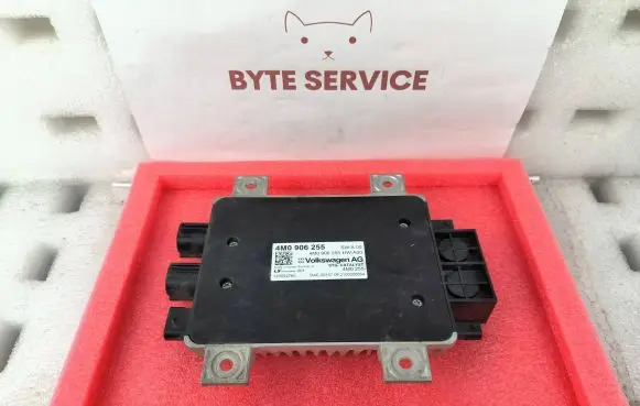 Audi Q7 4M Central body control module 4M0906255