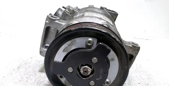 Volkswagen Golf VII Air conditioning (A/C) compressor (pump) 5Q0816803F 021117117B5