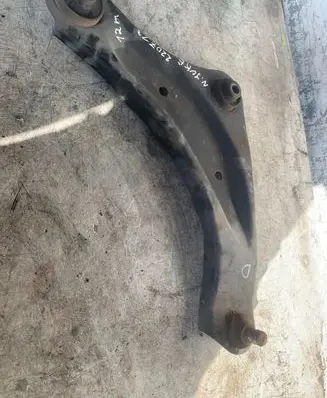 Nissan Juke I F15 Front lower control arm/wishbone