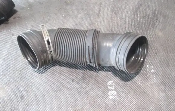 Audi A3 S3 8P Air intake hose/pipe 1K0129684L D446149