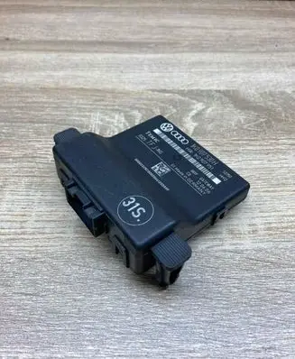 Skoda Octavia Mk2 (1Z) Gateway control module 1K0907530H 1K0907951