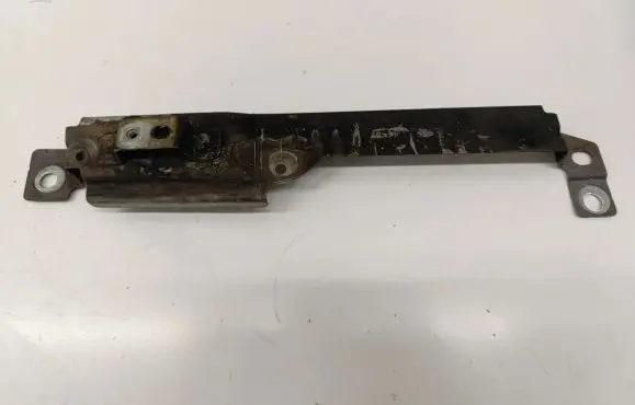 Fender mounting bracket