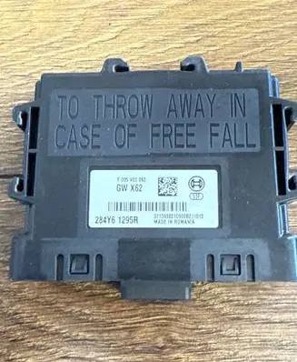 Renault Master III Immobilizer control unit/module 284Y61295R F005V03063 3713600210