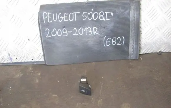 Peugeot 5008 Central locking switch button 