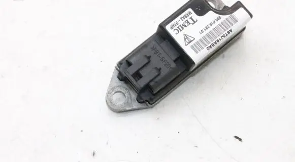 Porsche Boxster 986 Airbag deployment crash/impact sensor 99661822101