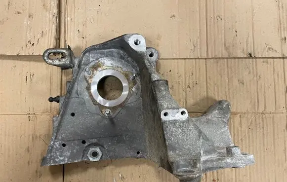 Opel Zafira B Fuel pump bracket 55187918