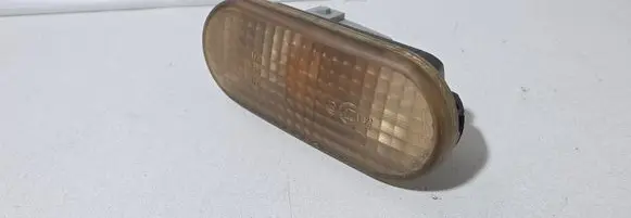 Volkswagen Golf III Front fender indicator light 3A0949117B