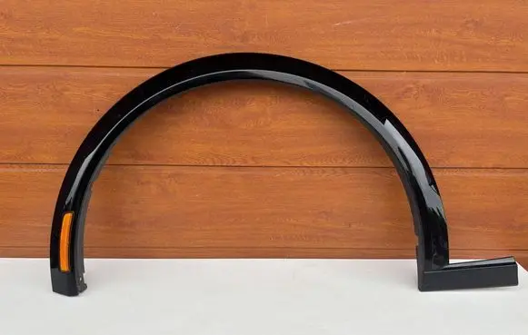 Ford Mustang Mach-E Fender trim (molding) 401303801900 00000022182