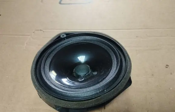 Honda CR-V Front door speaker