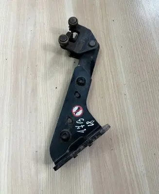 Opel Vivaro Sliding door lower roller guide/hinge 98080758