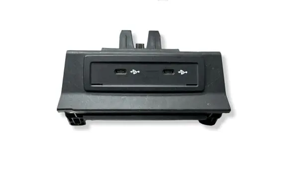 Mercedes-Benz B W247 USB socket connector A2478204002