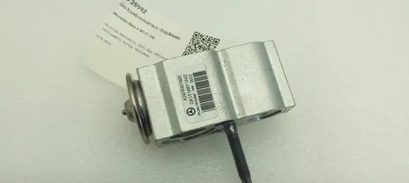Mercedes-Benz A W177 Air conditioning (A/C) expansion valve A2478307800