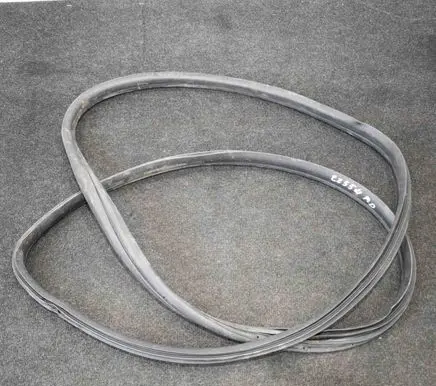 Fiat 500 Rubber seal front door (on door) 72324