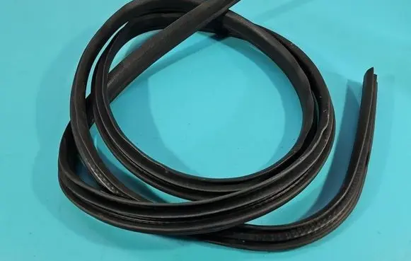 Ford Kuga I Front door rubber seal IMPRK1595500