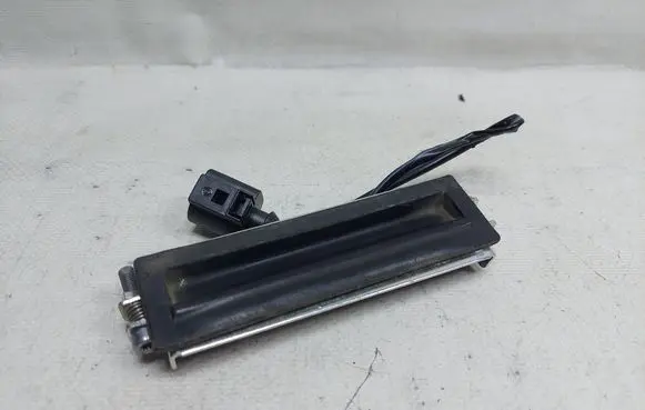 Volkswagen PASSAT B5.5 Tailgate/trunk/boot exterior handle 3B9827566D