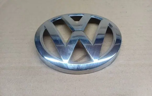Volkswagen Golf VII Manufacturer badge logo/emblem 5G0853630