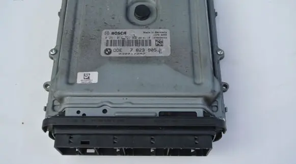 BMW 7 F01 F02 F03 F04 Engine control unit/module 7823905