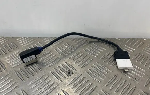 Audi A6 S6 C7 4G iPod connector socket 4F0051510K