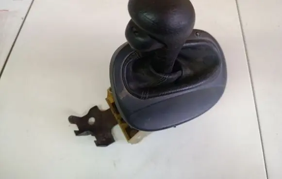 Dodge Stratus Gear shifter/selector 04578146AA