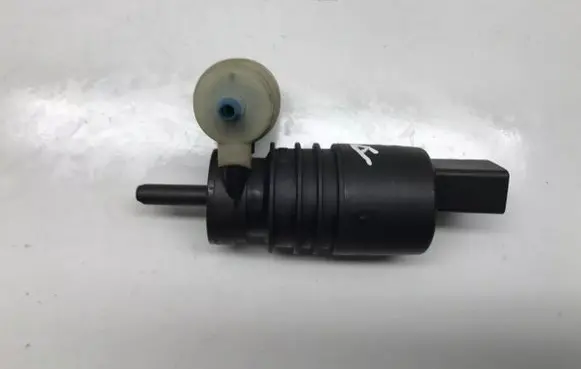 Audi A4 S4 B6 8E 8H Windscreen/windshield washer pump