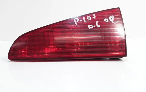 Peugeot 607 Tailgate rear/tail lights