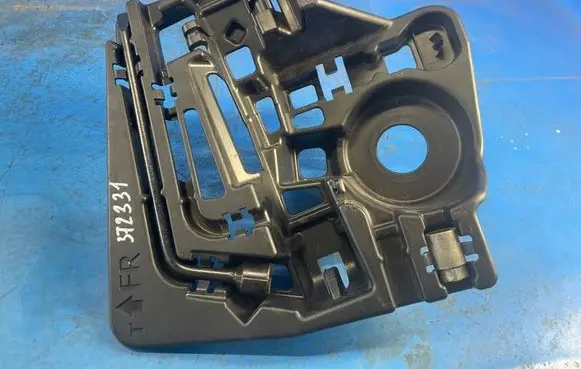 Toyota Prius (XW30) Tool box 6477747030