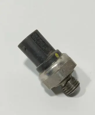 Mercedes-Benz ML W164 Fuel pressure sensor A0061531128 05T150