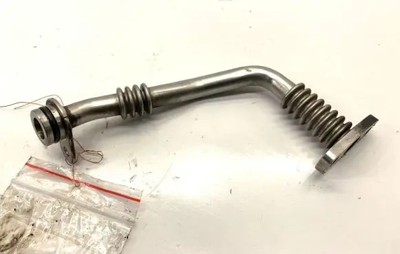Volkswagen Golf VII Turbo turbocharger oiling pipe/hose 04L145736E