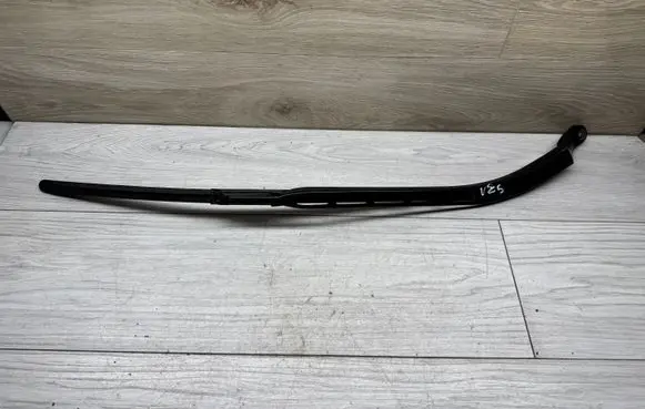 Seat Toledo III (5P) Front wiper blade arm 745604851