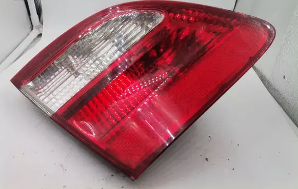Mercedes-Benz E W211 Tailgate rear/tail lights a2118201364