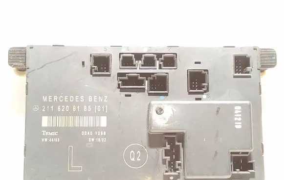 Mercedes-Benz E W211 Door control unit/module 2118208185 00401290