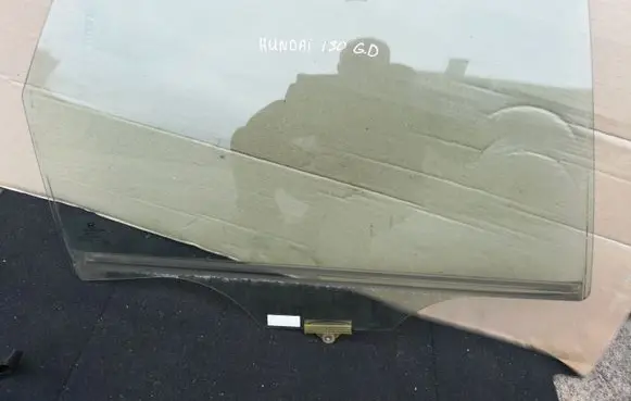 Hyundai i30 Rear door window glass