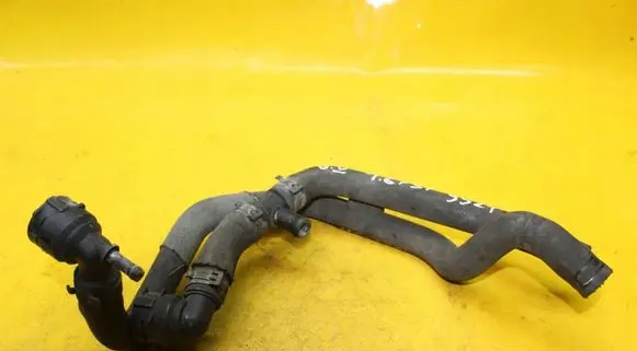 Engine coolant pipe/hose