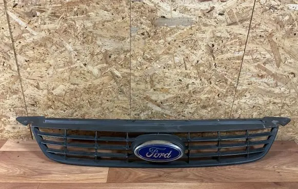 Ford Focus Front bumper upper radiator grill 8M518200