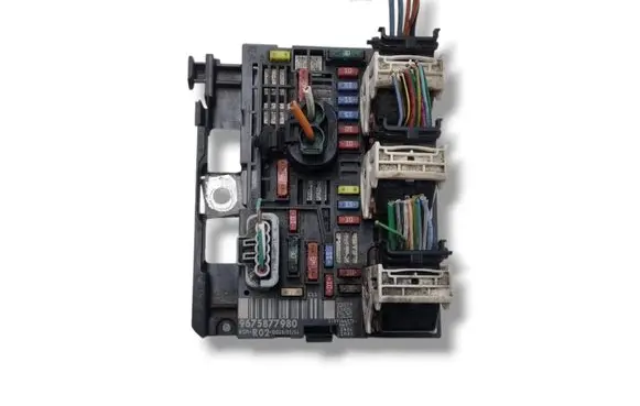 Peugeot 5008 BSM Control unit 9675877980