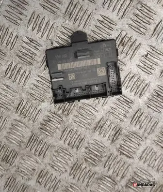 Audi A3 S3 8V Door control unit/module 5Q0959593F
