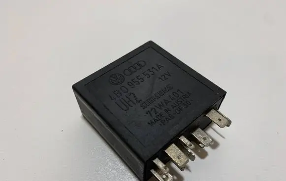 Audi A6 S6 C5 4B Window wiper relay 4B0955531A 72WA401
