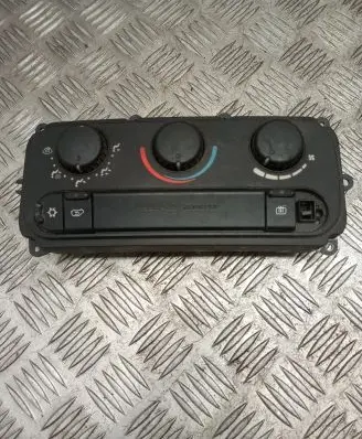 Chrysler Voyager Climate control unit P05005038AA