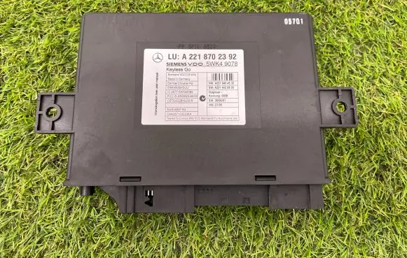 Mercedes-Benz S W221 Keyless (KESSY) go control unit/module A2218702392 A2215454532