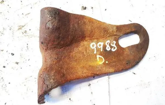 Toyota Avensis T250 Engine mounting bracket