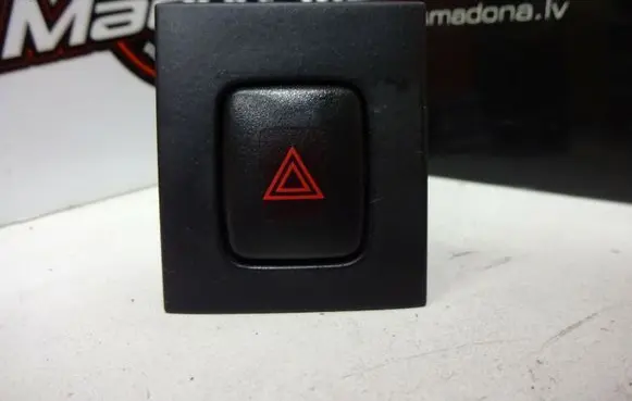Volvo V70 Hazard light switch 9123685