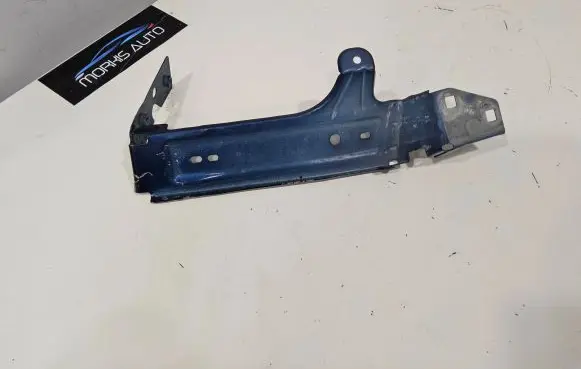 Alfa Romeo Stelvio Fender mounting bracket C400
