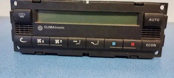 Volkswagen PASSAT B5.5 Climate control unit 0005GP