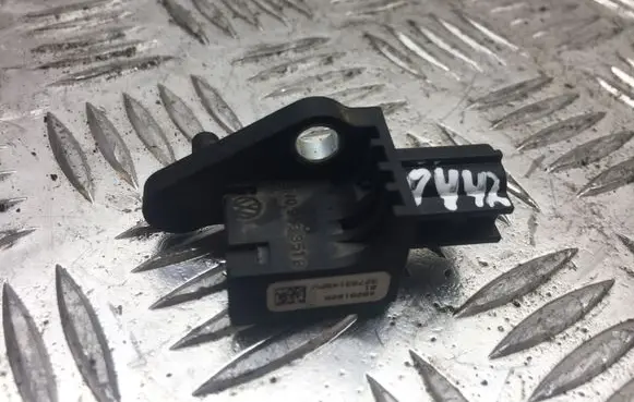 Volkswagen PASSAT B6 Airbag deployment crash/impact sensor 5N0959351B 8442