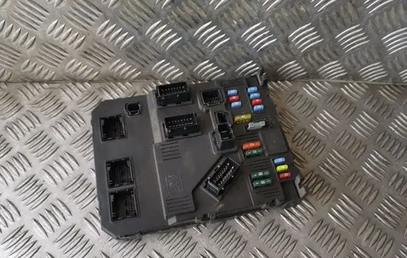 Citroen Xsara Picasso Fuse module 9653667580 S118085320 S118085320E