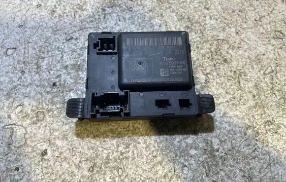 Mercedes-Benz Sprinter W906 Door control unit/module A9068204126 00005228D0