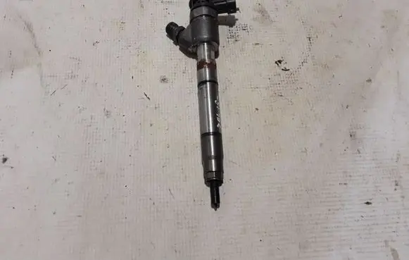 Fuel injector