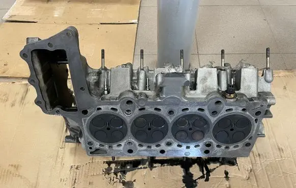 BMW 3 E90 E91 Engine head 778587608 778121102 M47T