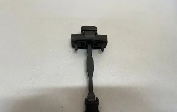 Opel Astra K Front door check strap stopper
